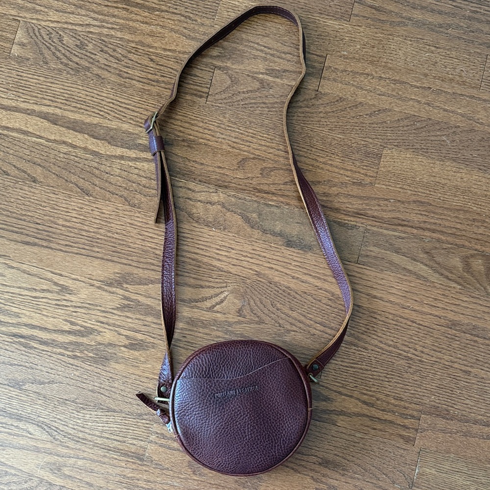 Portland Leather Round Crossbody Bag - Brown